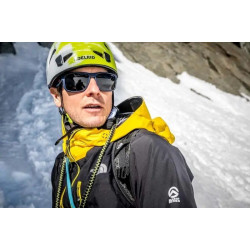 Brilles SHIELD, Reactiv 2-4 Polarized Dark blue Orange